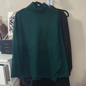 H&M Dark Green Ribbed Turtleneck Sweater